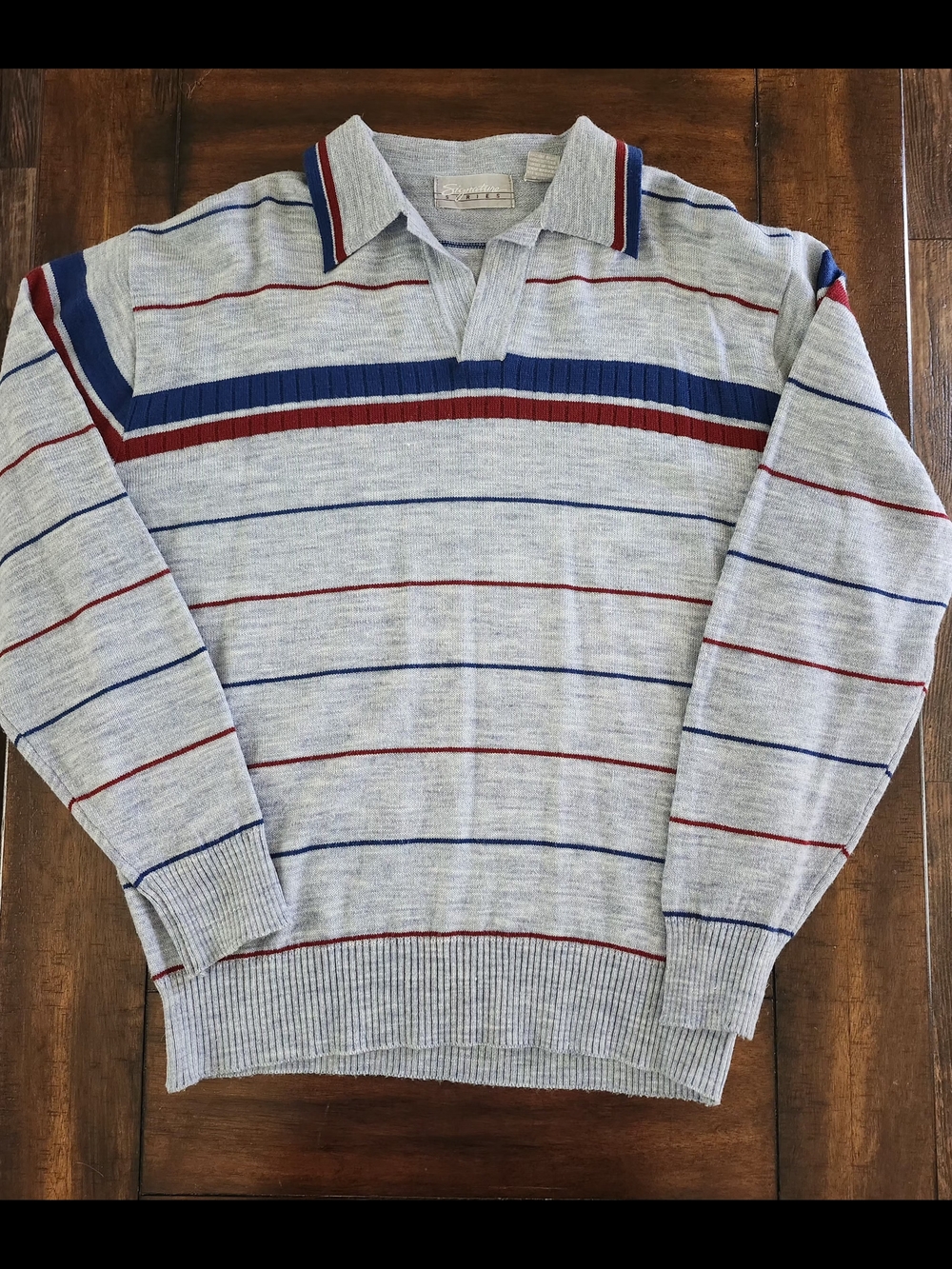 Vintage Signature Light Gray V-Neck Rugby Collar Sweater with Red & Blue Stripes